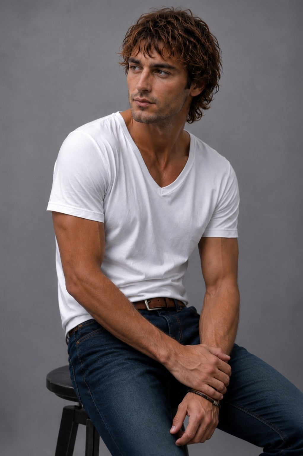 CAMISETA CUELLO EN V BLANCA