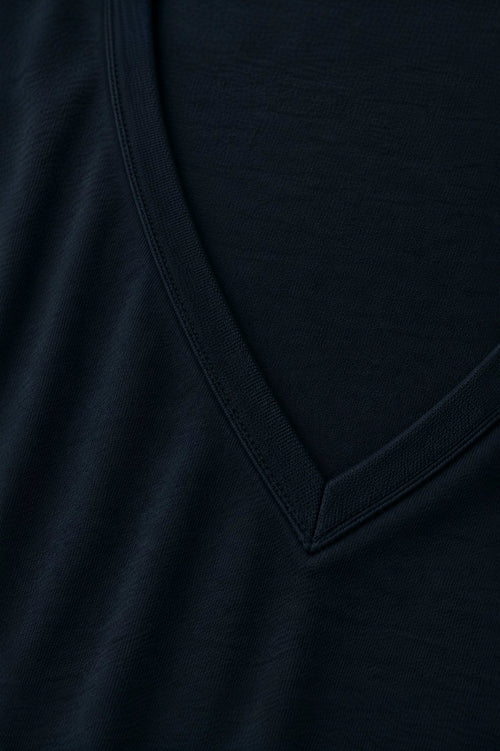 CAMISETA CUELLO EN V AZUL NAVY