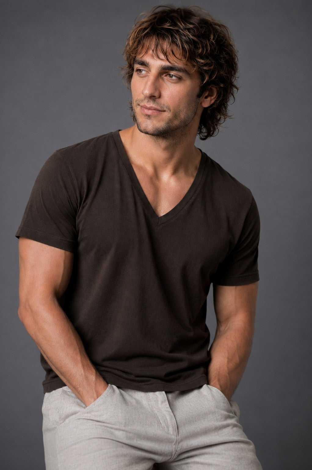 CAMISETA CUELLO EN V CHOCOLATE