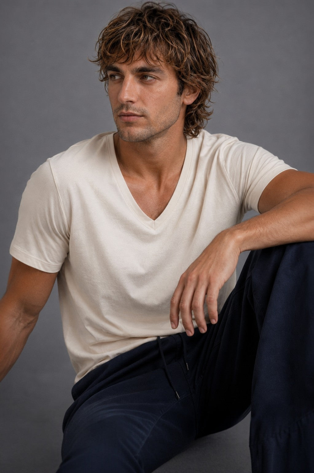 CAMISETA CUELLO EN V MARFIL