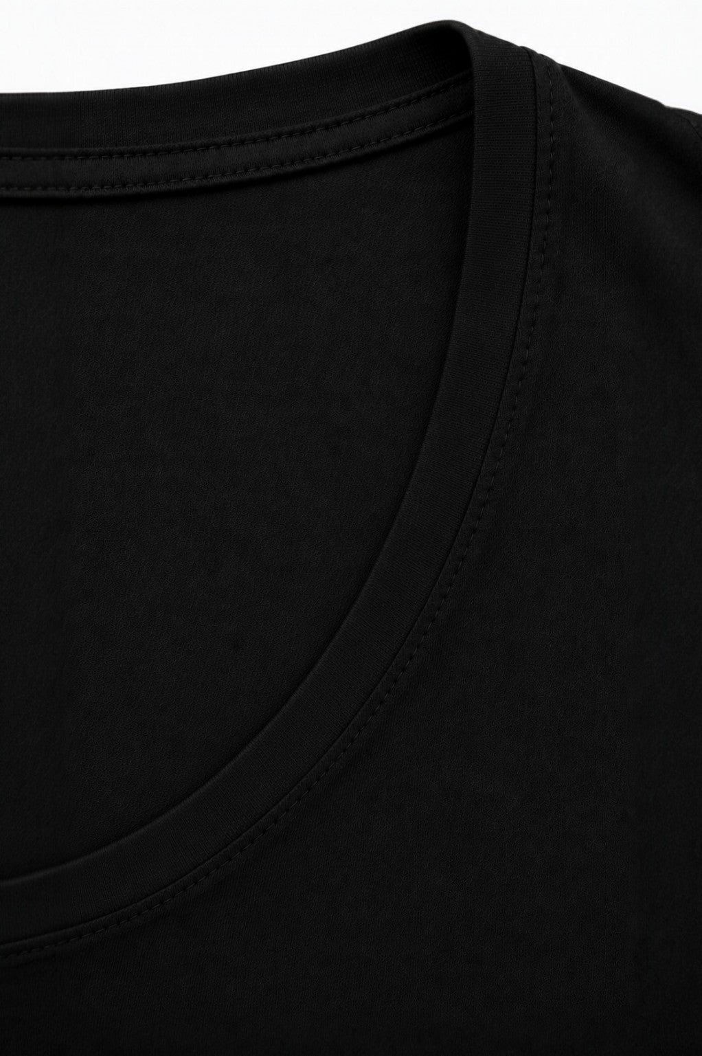 CAMISETA CUELLO REDONDO NEGRA