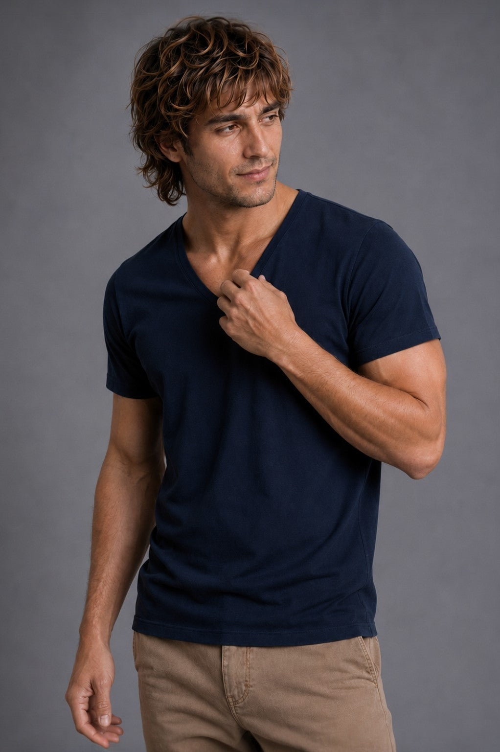 CAMISETA CUELLO EN V AZUL NAVY