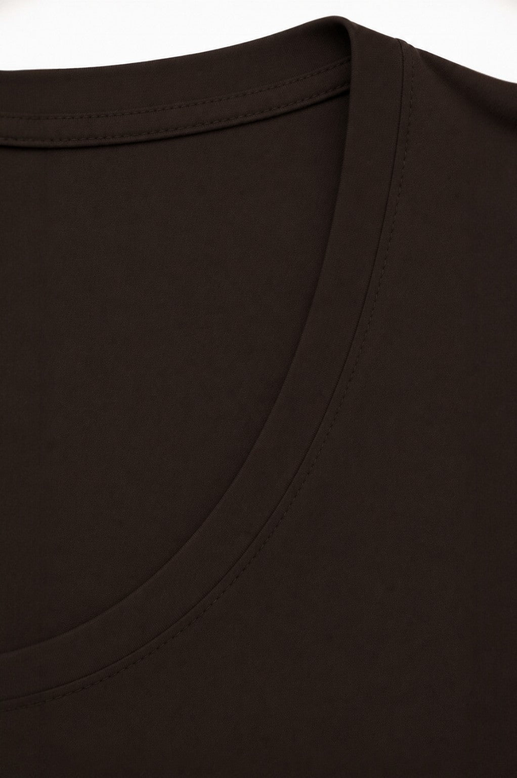CAMISETA CUELLO REDONDO CHOCOLATE